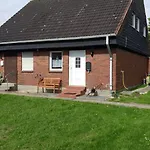 Nyaraló Mit Garten- Grill Und Terrasse By Interhome